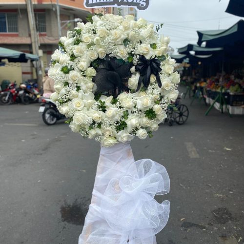 Vòng hoa viếng sui gia giá rẻ ở Đà Nẵng