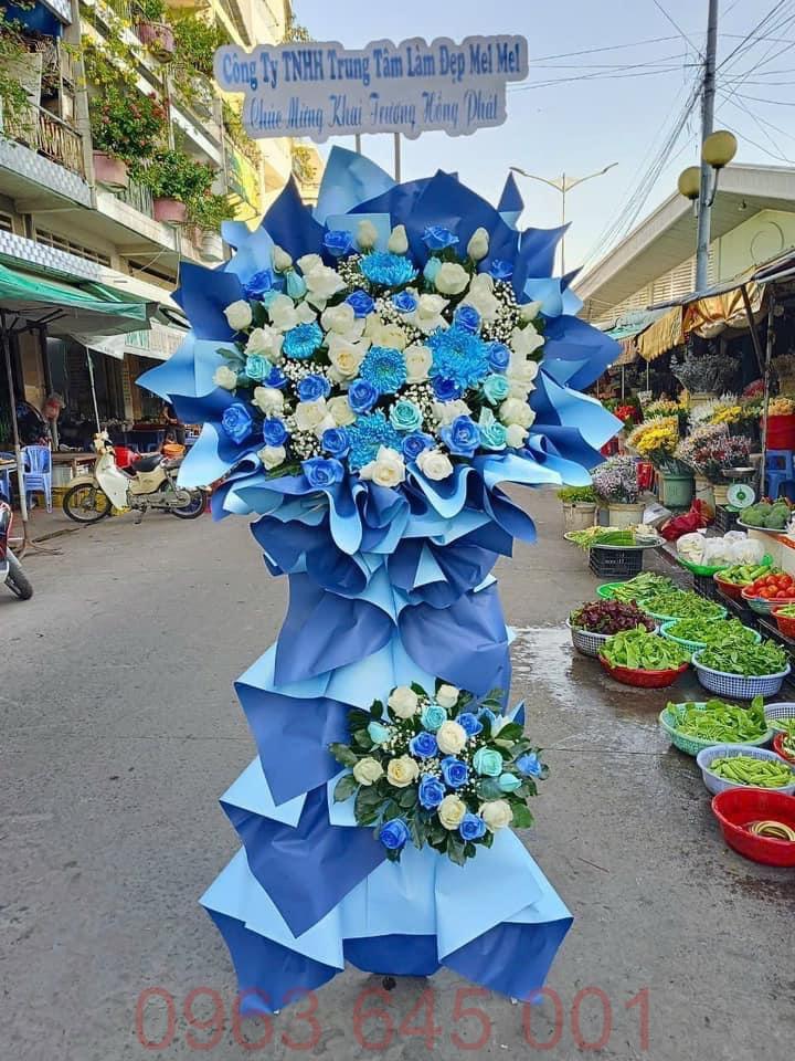 Lẵng hoa hồng xanh dương khai trương Đà Nẵng