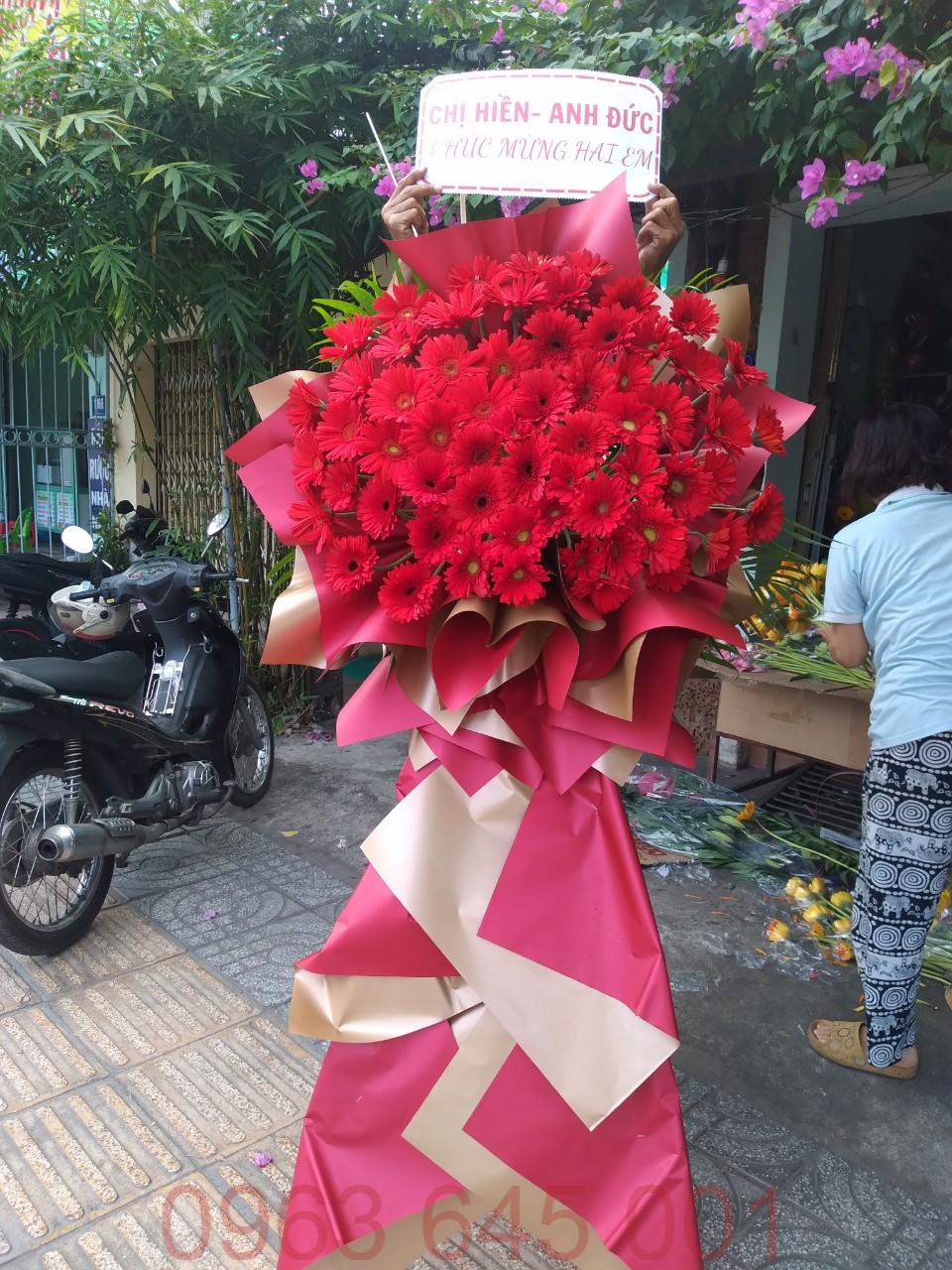 Lẵng hoa gerbera đỏ khai trương Đà Nẵng