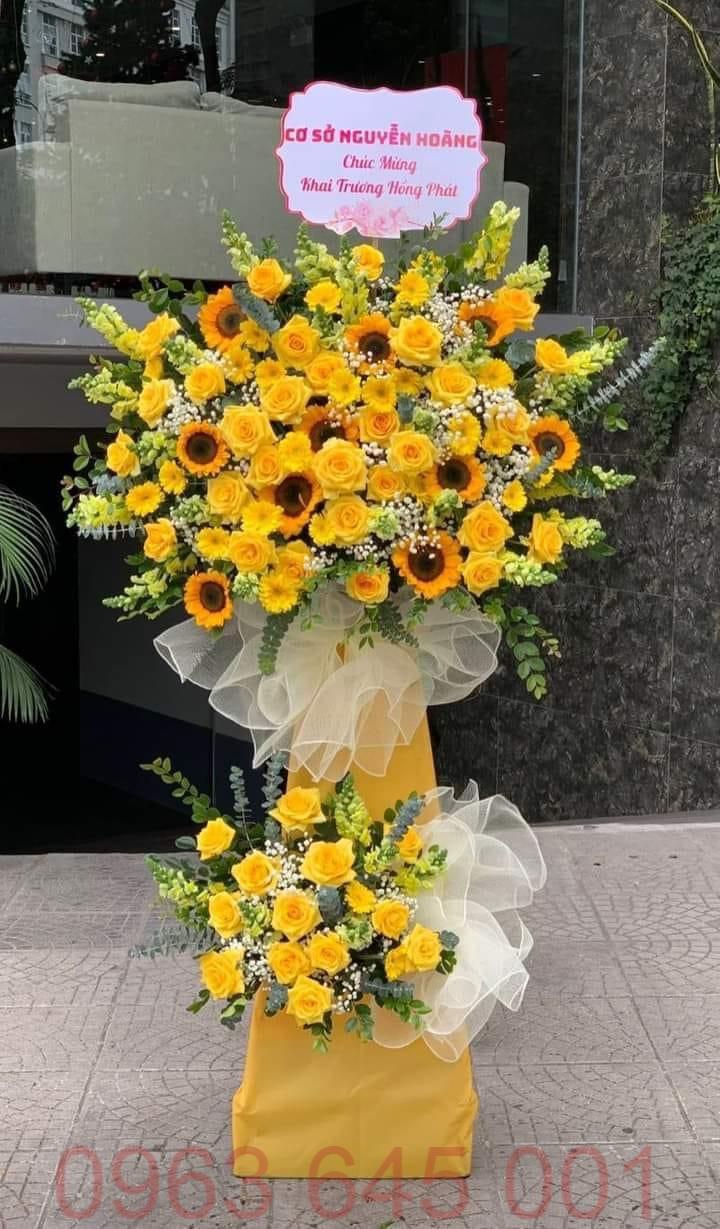 Kệ hoa hướng dương mõm sói khai trương Đà Nẵng