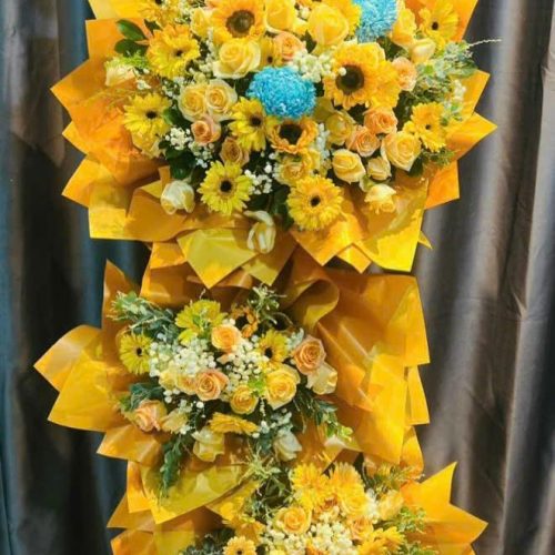 Kệ hoa hướng dương vàng khai trương Đà Nẵng