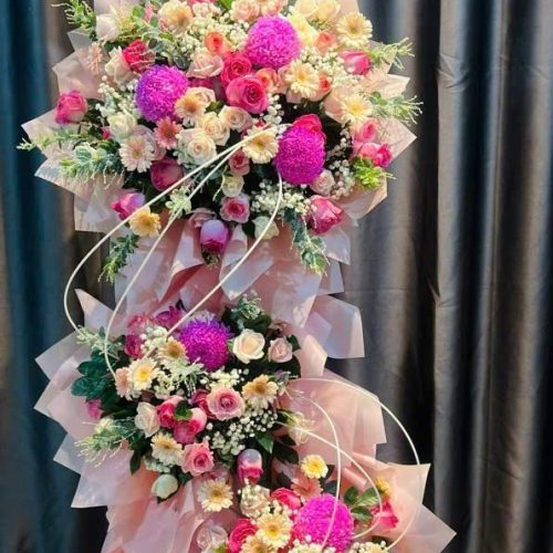 Kệ hoa cẩm chướng hồng tím khai trương Đà Nẵng