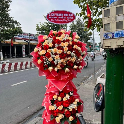 Lẵng hoa hồng đỏ kem khai trương Đà Nẵng